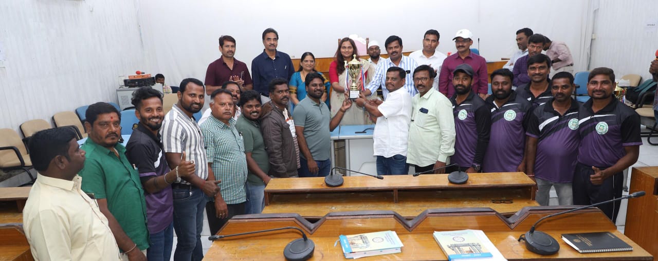 క్రీడలలో గెలుపోటములు సహజం
